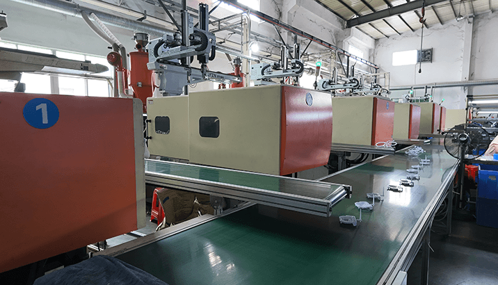 7 injection molding machines, professional plastic production equipment for motorcycle parts